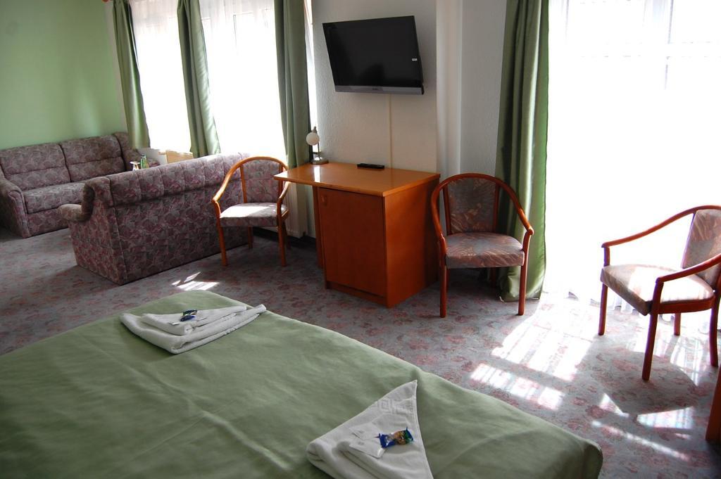 Eckartsberga Hotel Am Markt מראה חיצוני תמונה