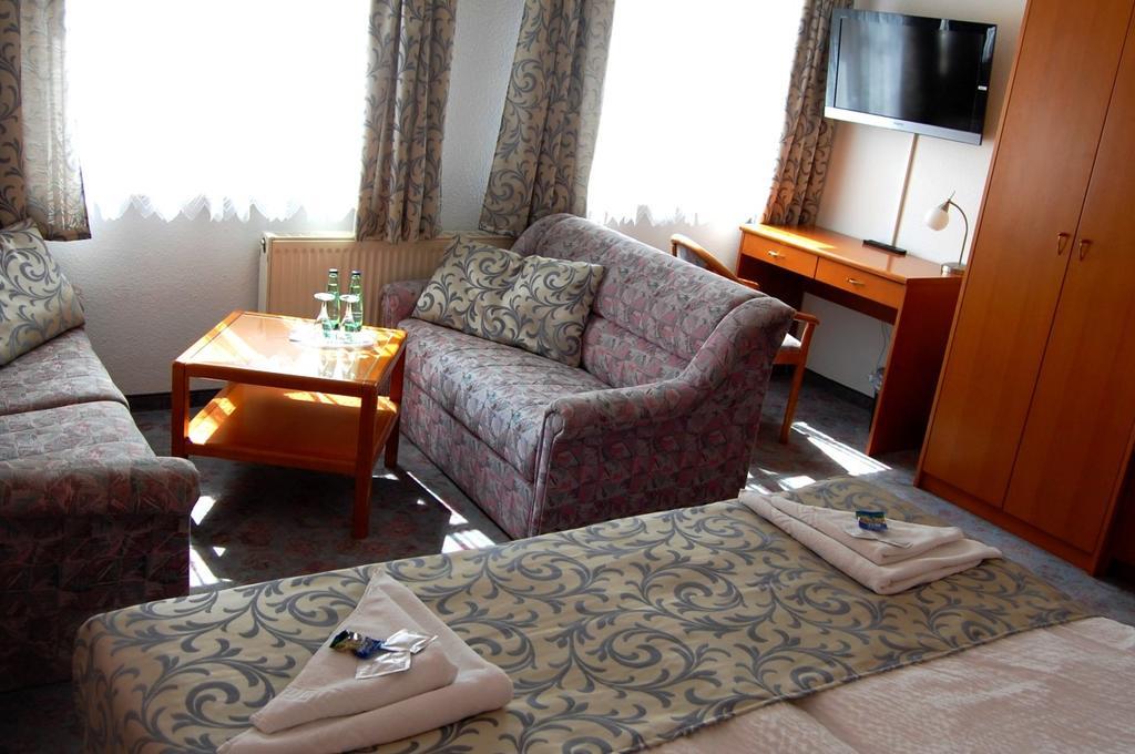 Eckartsberga Hotel Am Markt מראה חיצוני תמונה