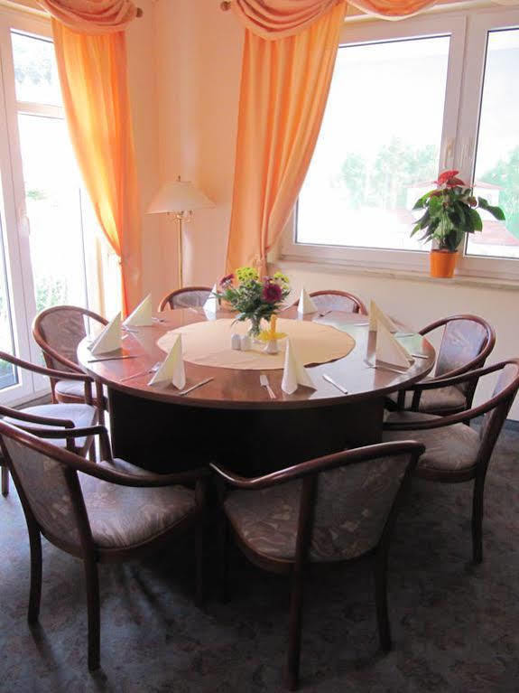 Eckartsberga Hotel Am Markt מראה חיצוני תמונה